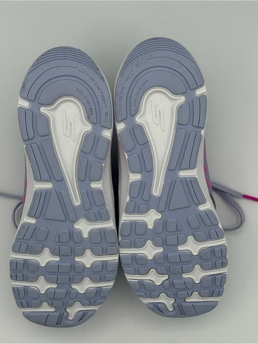 Skechers GO RUN Consistent 2.0 Low Top Sneakers Lilac and Pink- New